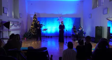 Pani Lidia śpiewa kolędę