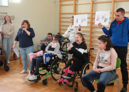 Obchody Międzynarodowego Miesiąca AAC