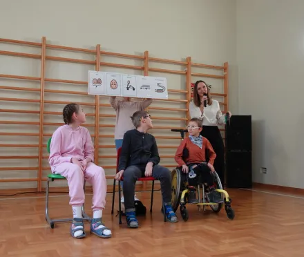 Obchody Międzynarodowego Miesiąca AAC