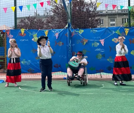 Święto Szkoły – Podróż dookoła świata