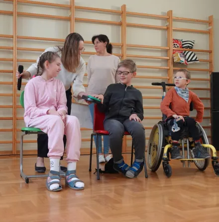 Obchody Międzynarodowego Miesiąca AAC