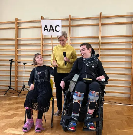 Obchody Międzynarodowego Miesiąca AAC