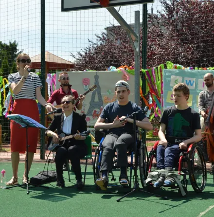 Święto szkoły – sportowa podróż wraz z alpakami