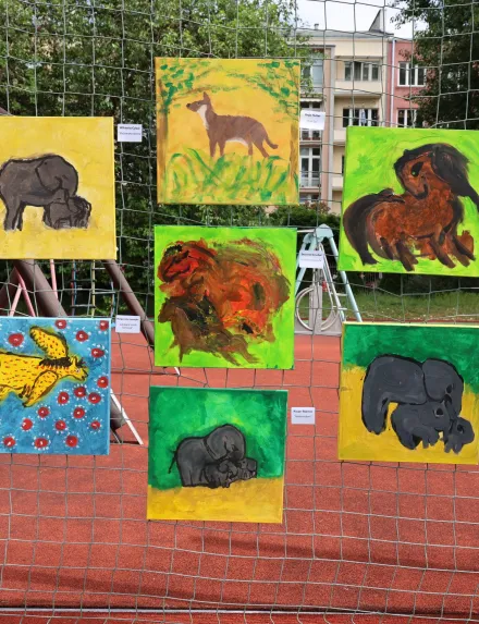 Obrazy Wiktorii C., Gosi I., Gai H., Dominika G., Alka W., Barka Ch. i Kacpra B.