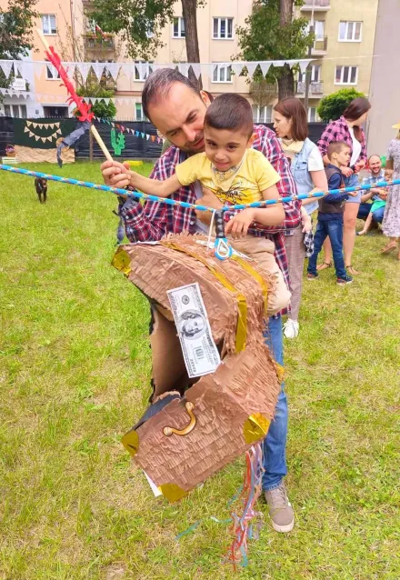 Rodzinny piknik country i święto szkoły.