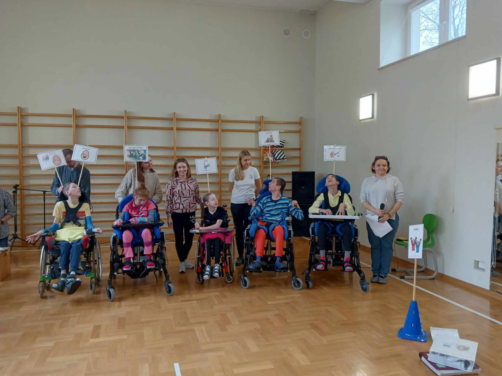 Obchody Międzynarodowego Miesiąca AAC