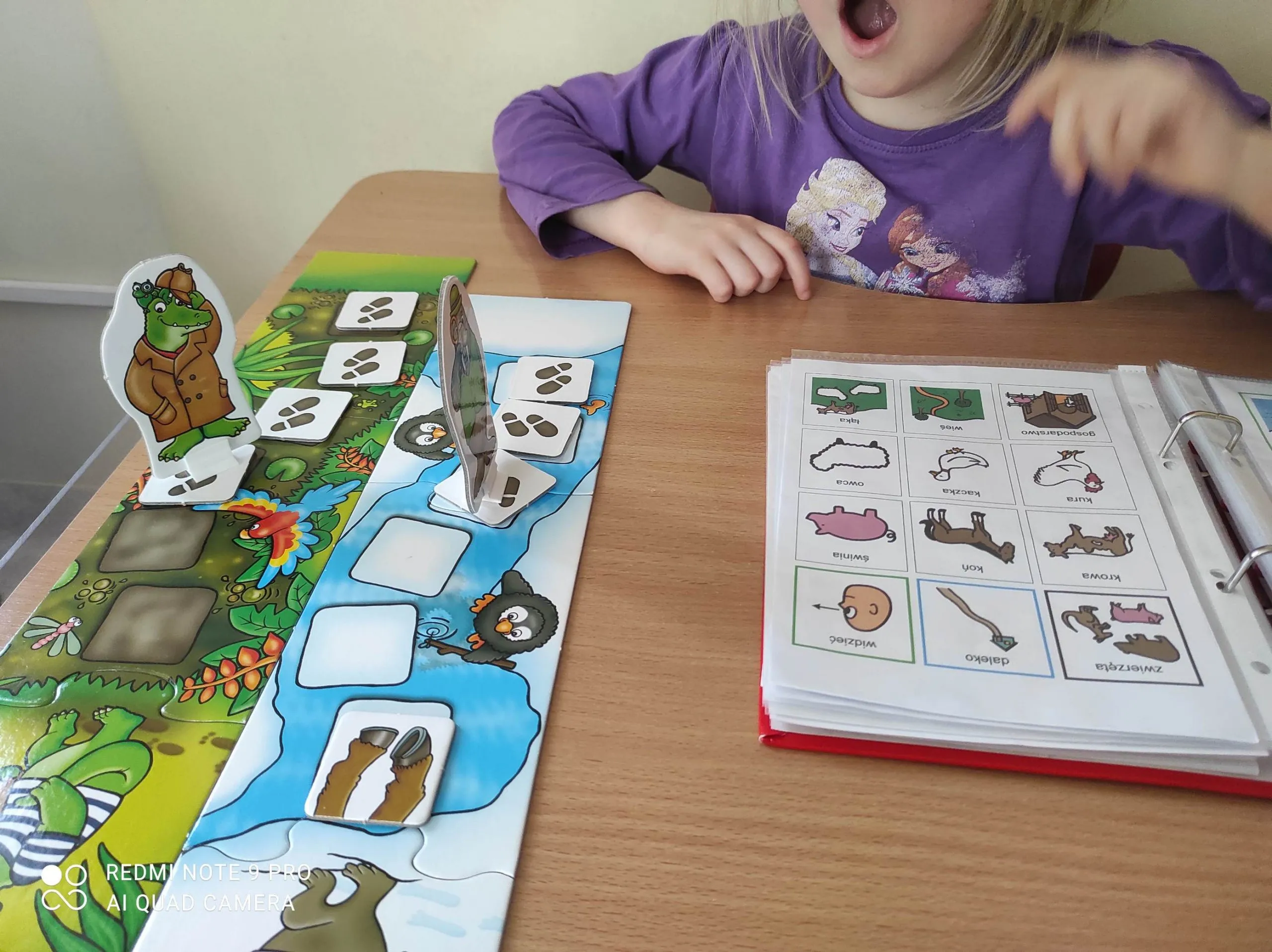 łączenie mowy i indywidualnej pomocy do komunikacji podczas zabawy- gra planszowa