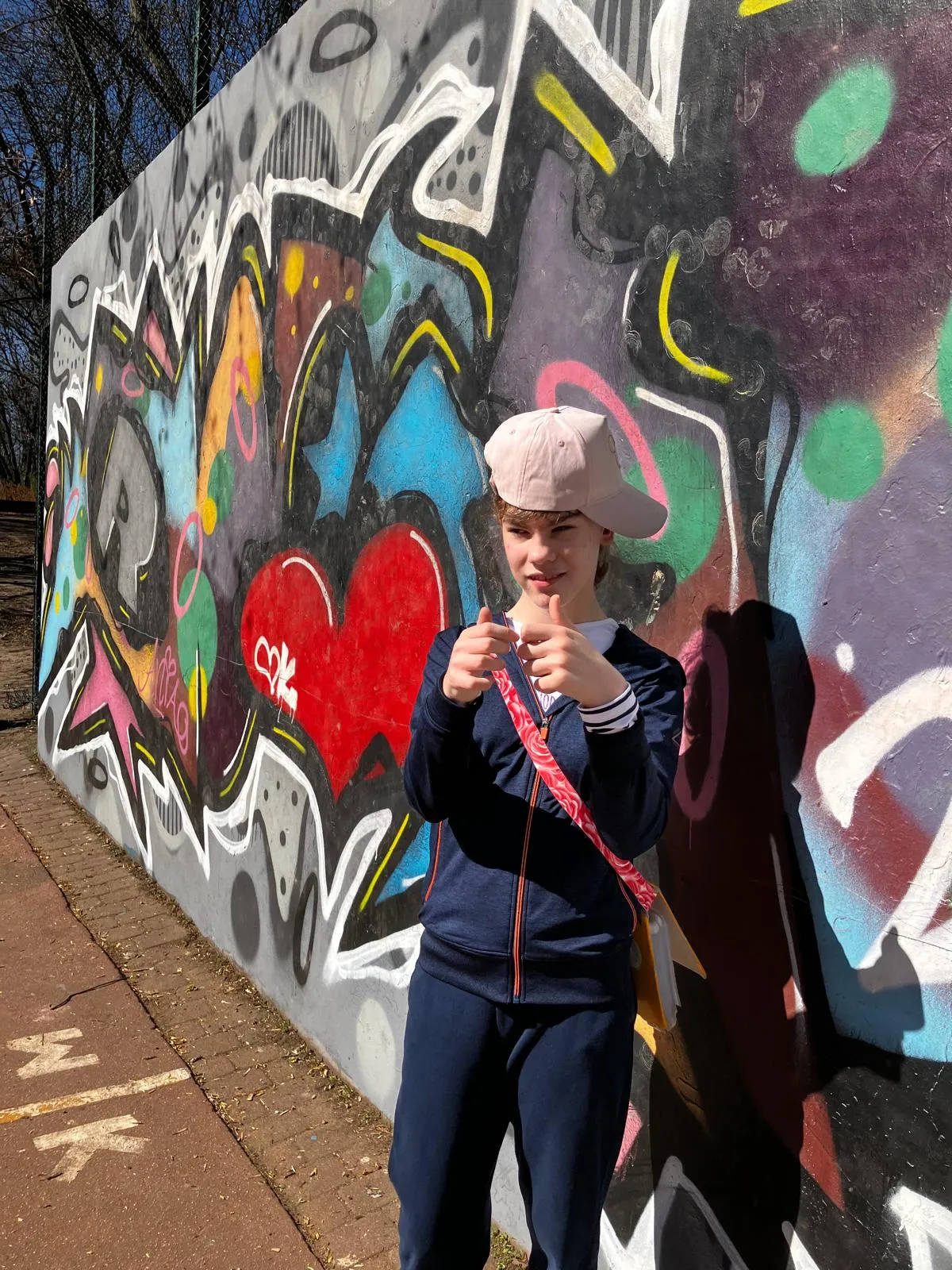 Dziewczynki szukają wiosny