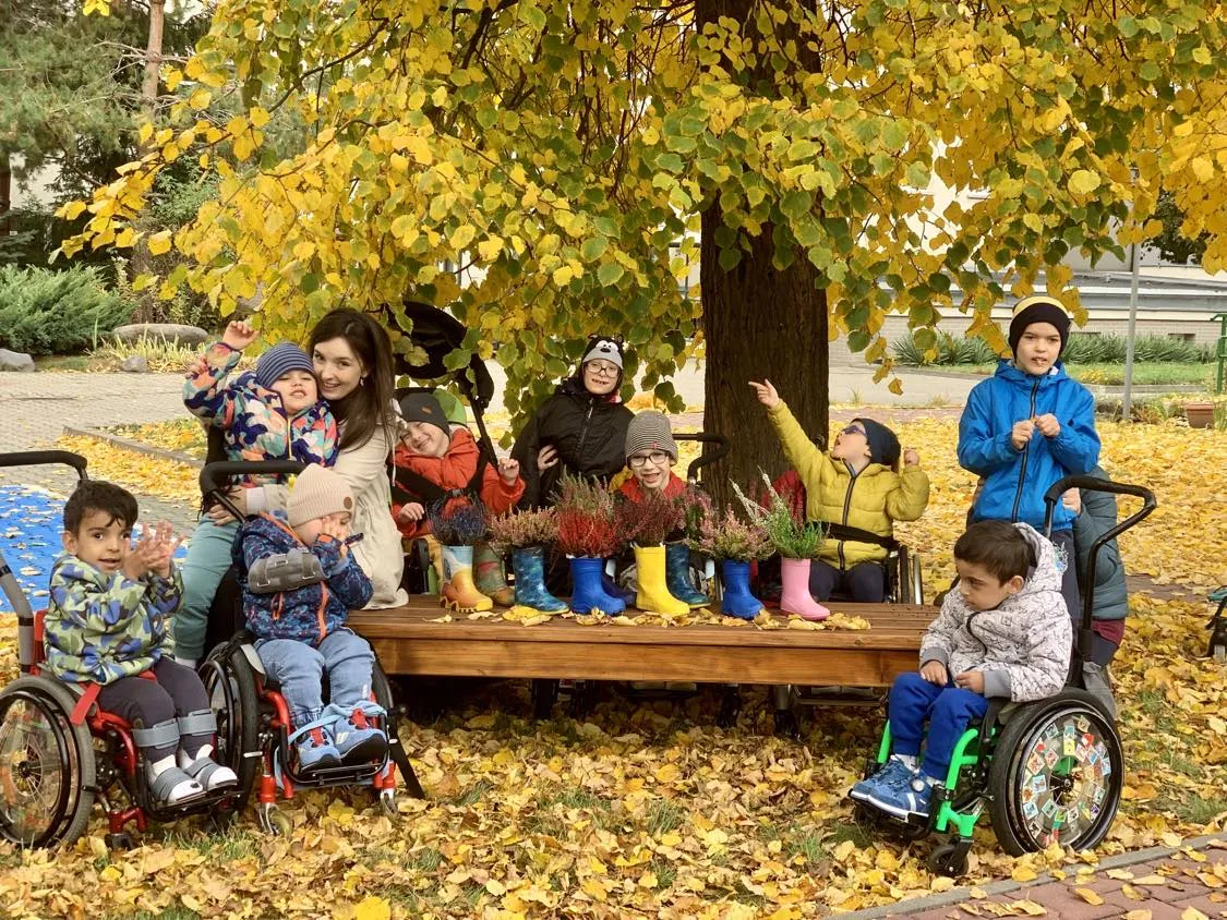 Przedszkolaki oraz wykonane przez nich prace