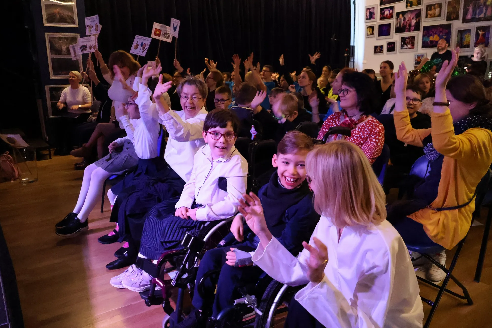 Koncert AAC „Słowem, książką, gestem”